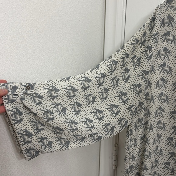 Closet BOGO: Pixley White/Gray Elephant Print Sheer Blouse XL - Picture 4 of 4